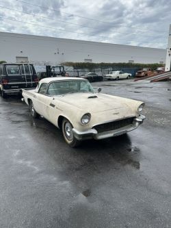 1957 FORD   Thunderbird    312 V8 4V auto 