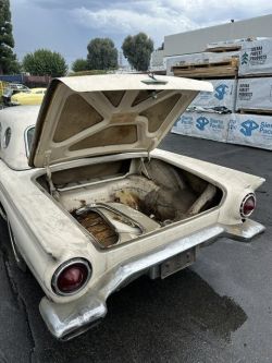 1957 FORD   Thunderbird    312 V8 4V auto 